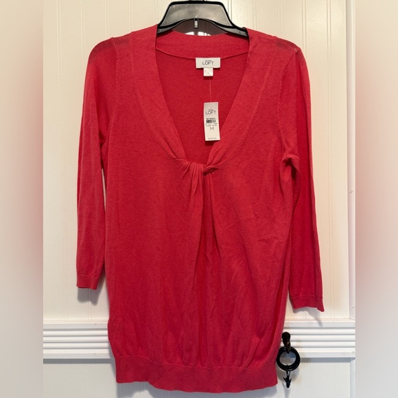 LOFT Sweaters - LOFT Vibrant Coral Twist-Knot detail V-Neck Pullover Sweater